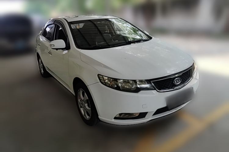 Used Kia Forte 2011 1.6L MT GLS Front Right 45 Deg
