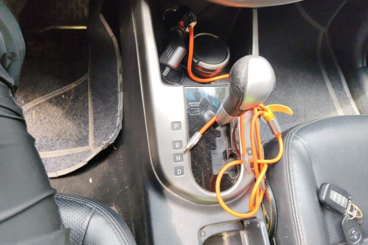 Used Kia Forte 2011 1.6L AT Premium Gear Lever