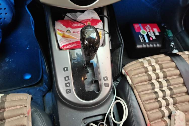 Used Kia Forte 2011 1.6L AT Premium Gear Lever