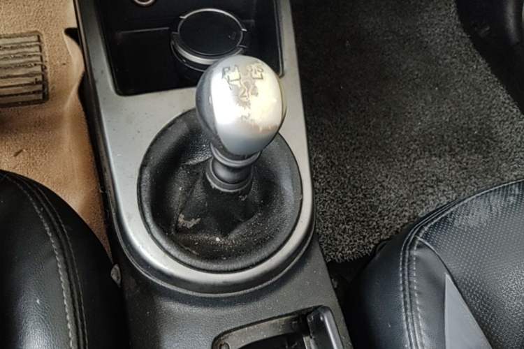 Used Kia Forte 2011 1.6L MT GLS Gear Lever