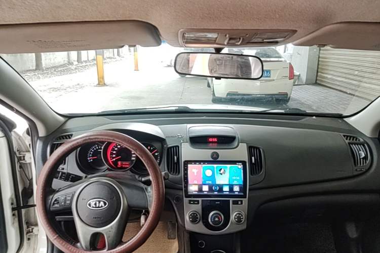 Used Kia Forte 2011 1.6L MT GLS Headliner