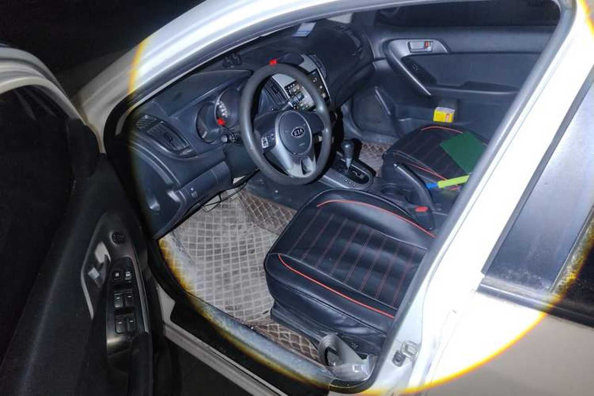 Used Kia Forte 2011 1.6L AT GL Left Front Seat