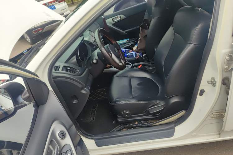 Used Kia Forte 2011 1.6L AT Premium Left Front Seat