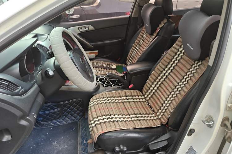 Used Kia Forte 2011 1.6L AT Premium Left Front Seat