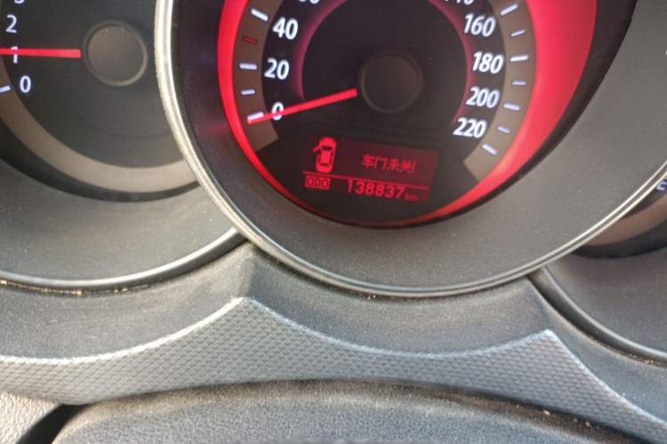 Used Kia Forte 2011 1.6L MT GLS Odometer Close Up