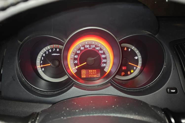Used Kia Forte 2011 1.6L AT Premium Odometer Close Up