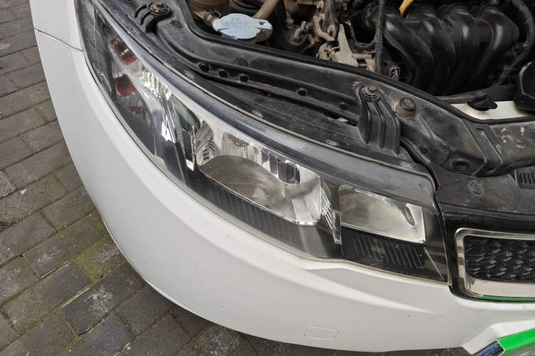 Used Kia Forte 2011 1.6L AT Premium Right Front Headlight