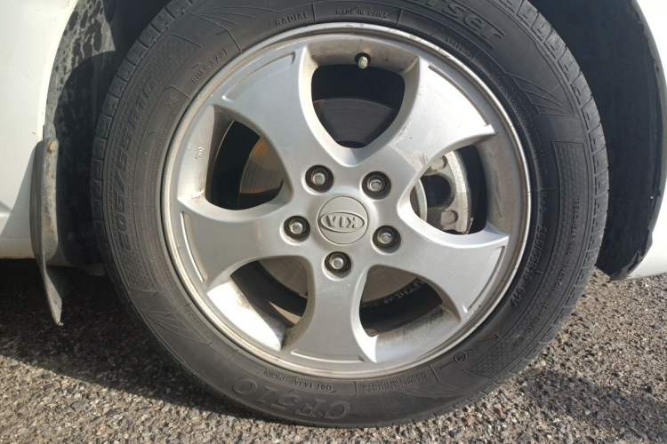 Used Kia Forte 2011 1.6L MT GLS Right Front Wheel Hub
