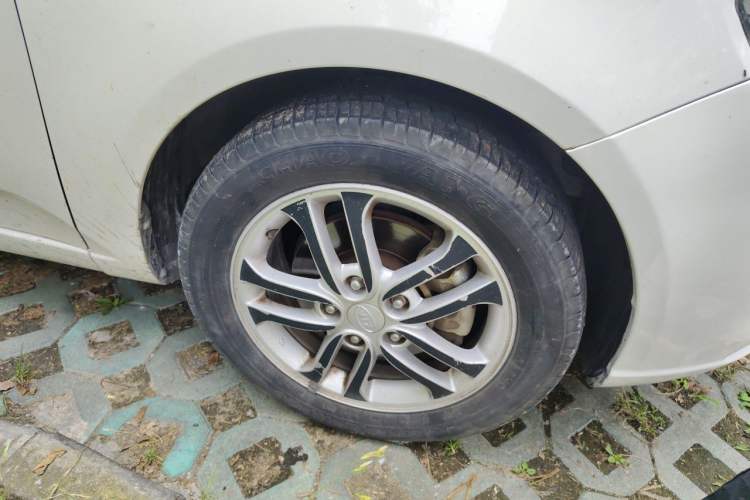 Used Kia Forte 2011 1.6L AT Premium Right Front Wheel Hub