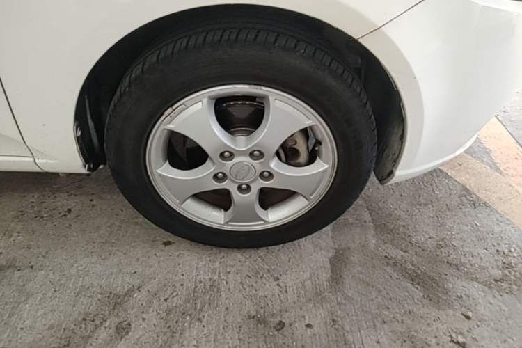 Used Kia Forte 2011 1.6L MT GLS Right Front Wheel Hub