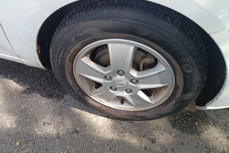 Used Kia Forte 2011 1.6L MT GL Right Front Wheel Hub