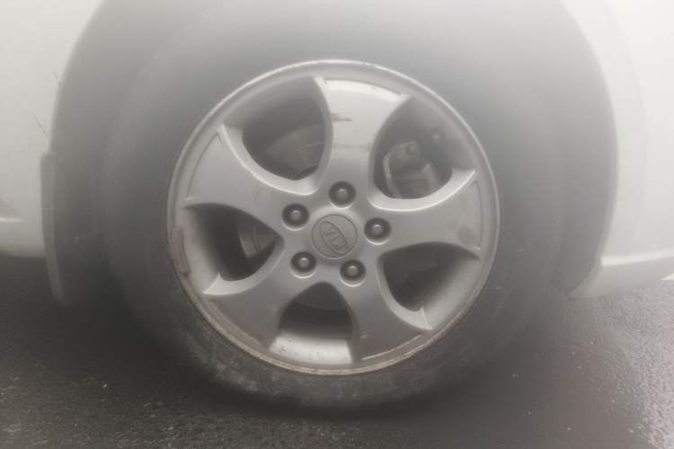 Used Kia Forte 2011 1.6L MT GLS Right Front Wheel Hub