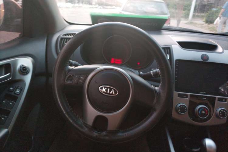 Used Kia Forte 2011 1.6L AT GLS Steering Wheel