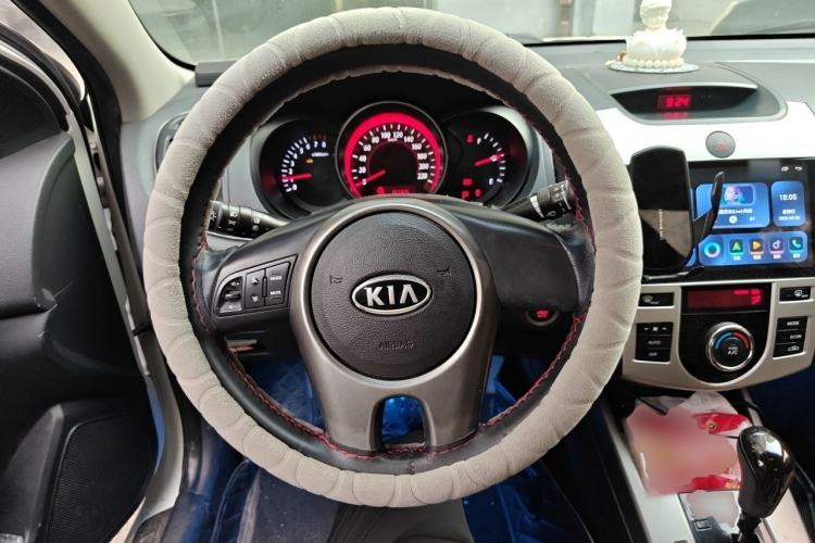 Used Kia Forte 2011 1.6L AT Premium Steering Wheel
