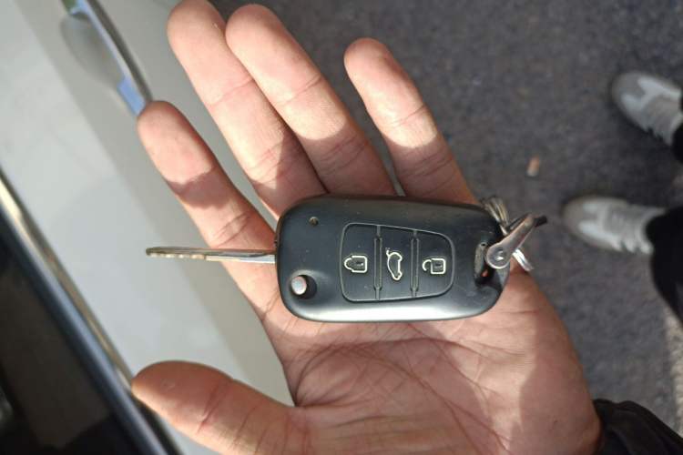 Used Kia Forte 2011 1.6L MT GLS Vehicle Key