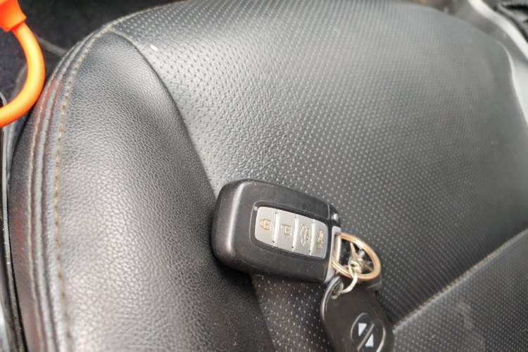 Used Kia Forte 2011 1.6L AT Premium Vehicle Key