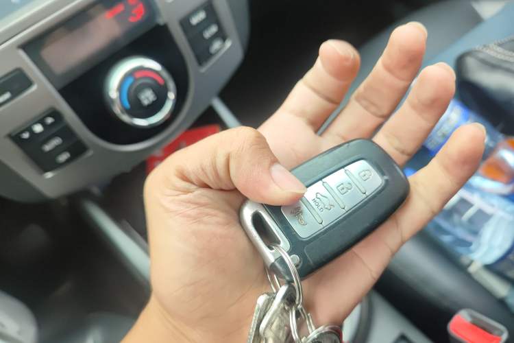 Used Kia Forte 2011 1.6L AT Premium Vehicle Key
