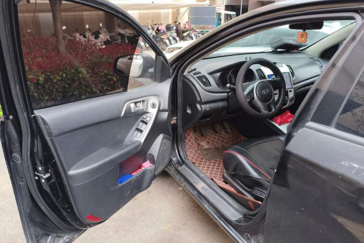 Used Kia Forte 2012 1.6L MT GL Commemorative Edition Driver Seat