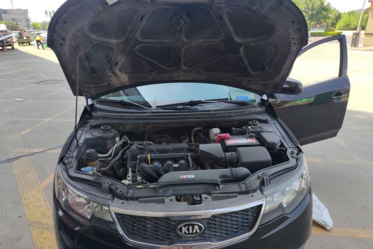 Used Kia Forte 2012 1.6L MT GL Commemorative Edition Engine Bay