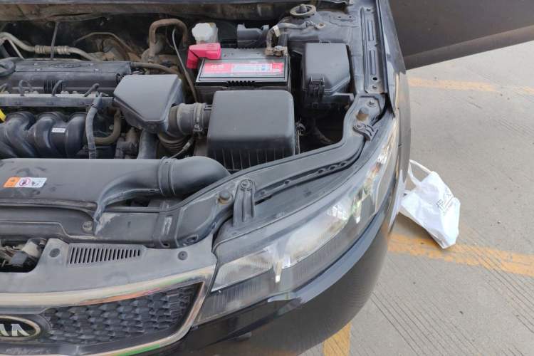 Used Kia Forte 2012 1.6L MT GL Commemorative Edition Engine Bay Left