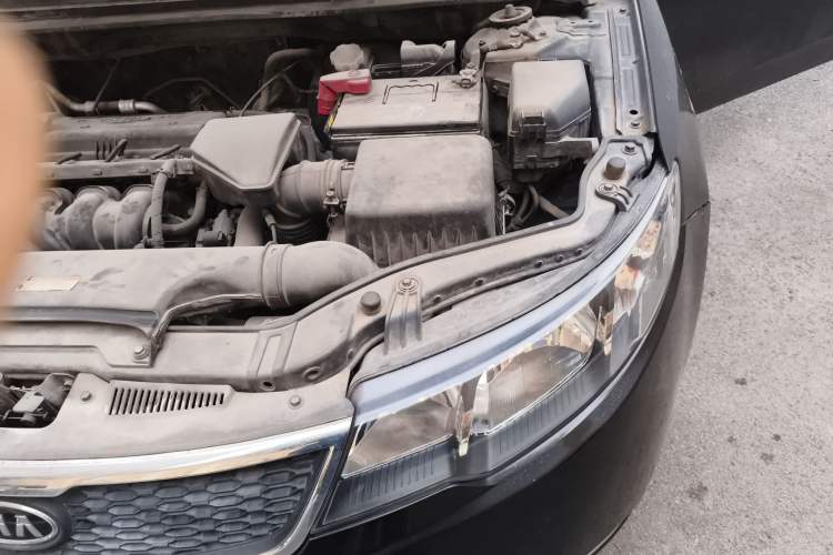 Used Kia Forte 2012 1.6L MT GL Commemorative Edition Engine Bay Left