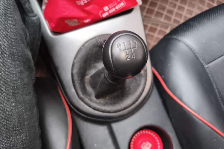 Used Kia Forte 2012 1.6L MT GL Commemorative Edition Gear Lever