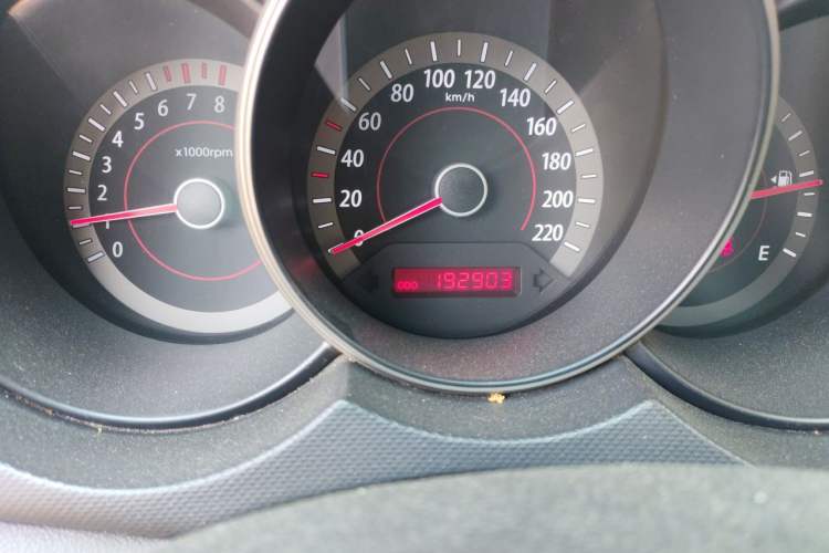 Used Kia Forte 2012 1.6L MT GL Commemorative Edition Odometer Close Up