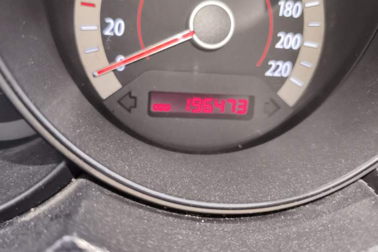 Used Kia Forte 2012 1.6L MT GL Commemorative Edition Odometer Close Up