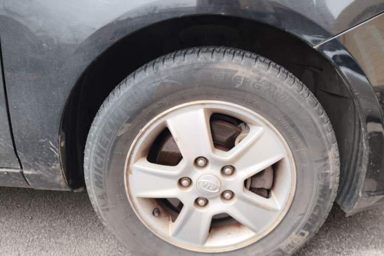Used Kia Forte 2012 1.6L MT GL Commemorative Edition Right Front Wheel Hub