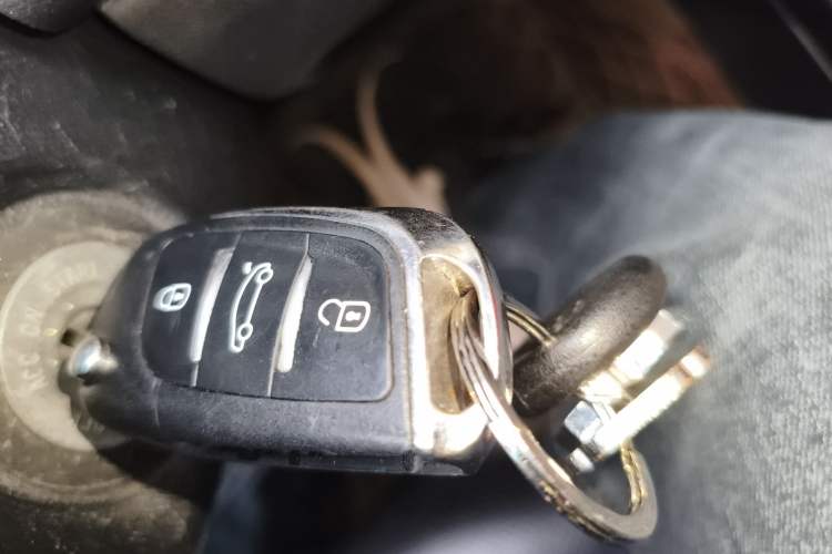 Used Kia Forte 2012 1.6L MT GL Commemorative Edition Vehicle Key