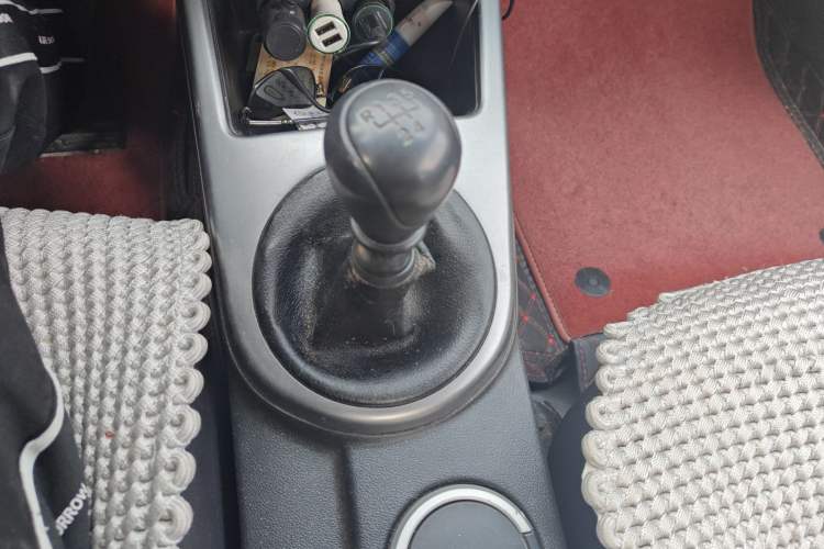 Used Kia Forte 2012 1.6L MT GL Commemorative Edition Gear Lever