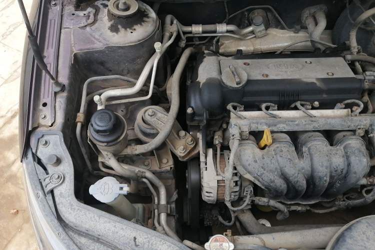 Used Kia Forte 2012 1.6L MT GL Commemorative Edition Engine Bay Right