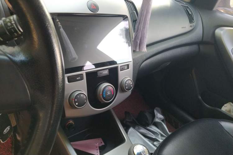 Used Kia Forte 2012 1.6L MT GLS Commemorative Edition Audio And AC Panel