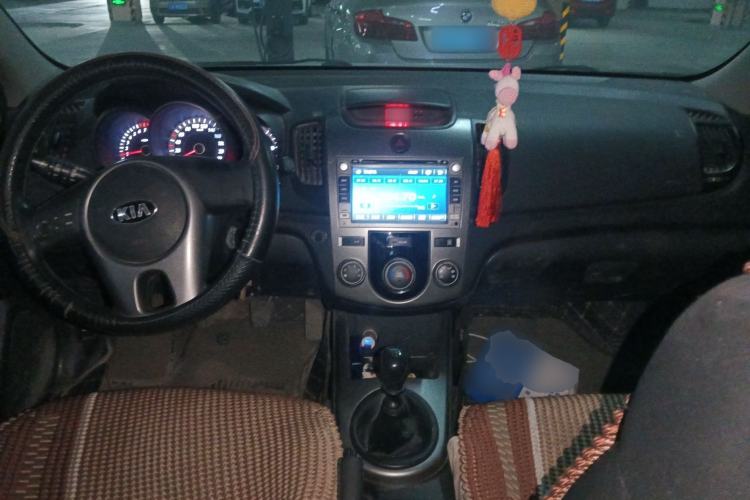 Used Kia Forte 2012 1.6L MT GL Commemorative Edition Center Console
