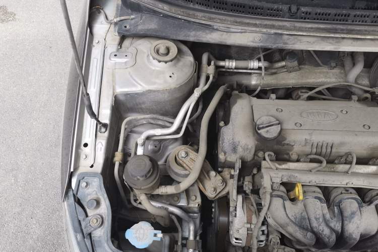 Used Kia Forte 2012 1.6L MT GL Commemorative Edition Engine Bay Right