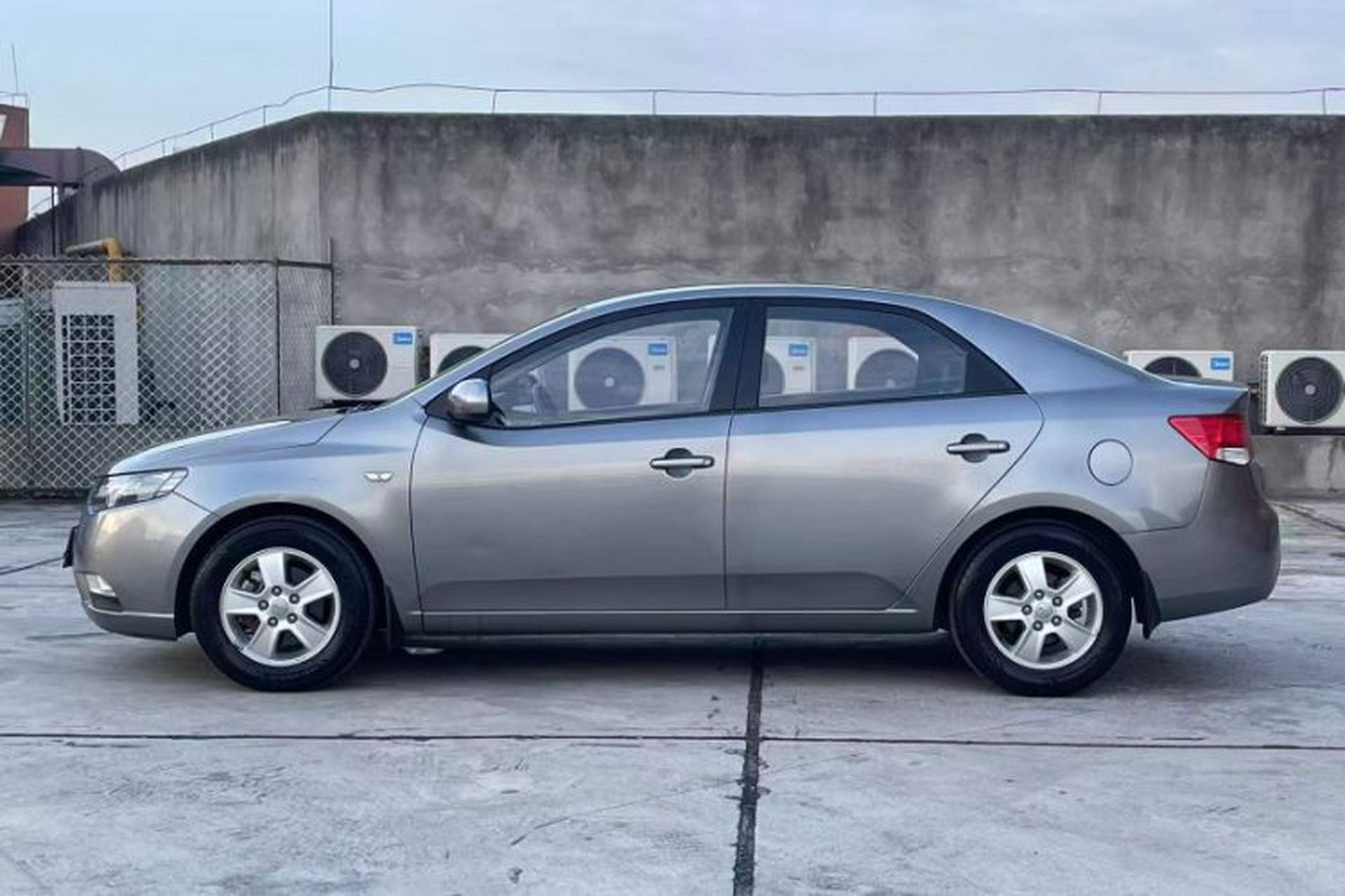 Used Kia Forte 2012 1.6L AT GL Commemorative Edition Exterior 3