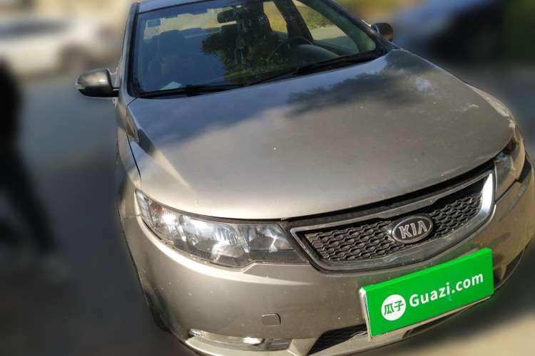 Used Kia Forte 2012 1.6L MT GLS Commemorative Edition Front Right 45 Deg