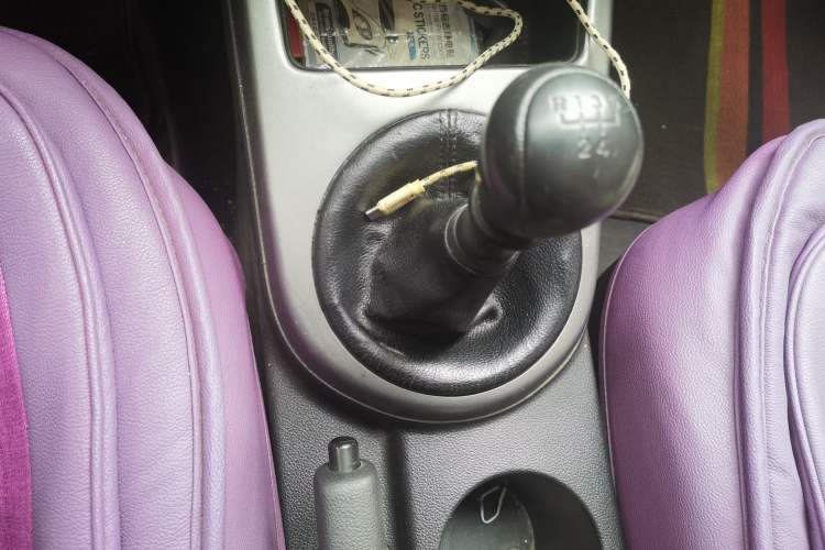Used Kia Forte 2012 1.6L MT GL Commemorative Edition Gear Lever