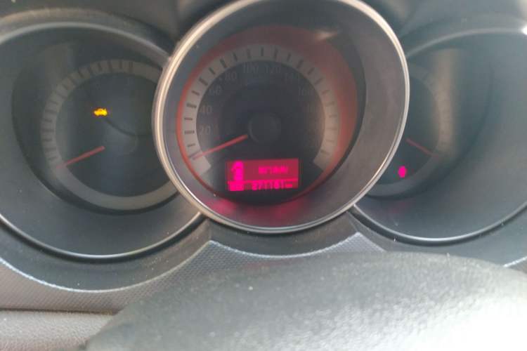 Used Kia Forte 2012 1.6L MT GLS Commemorative Edition Odometer Close Up