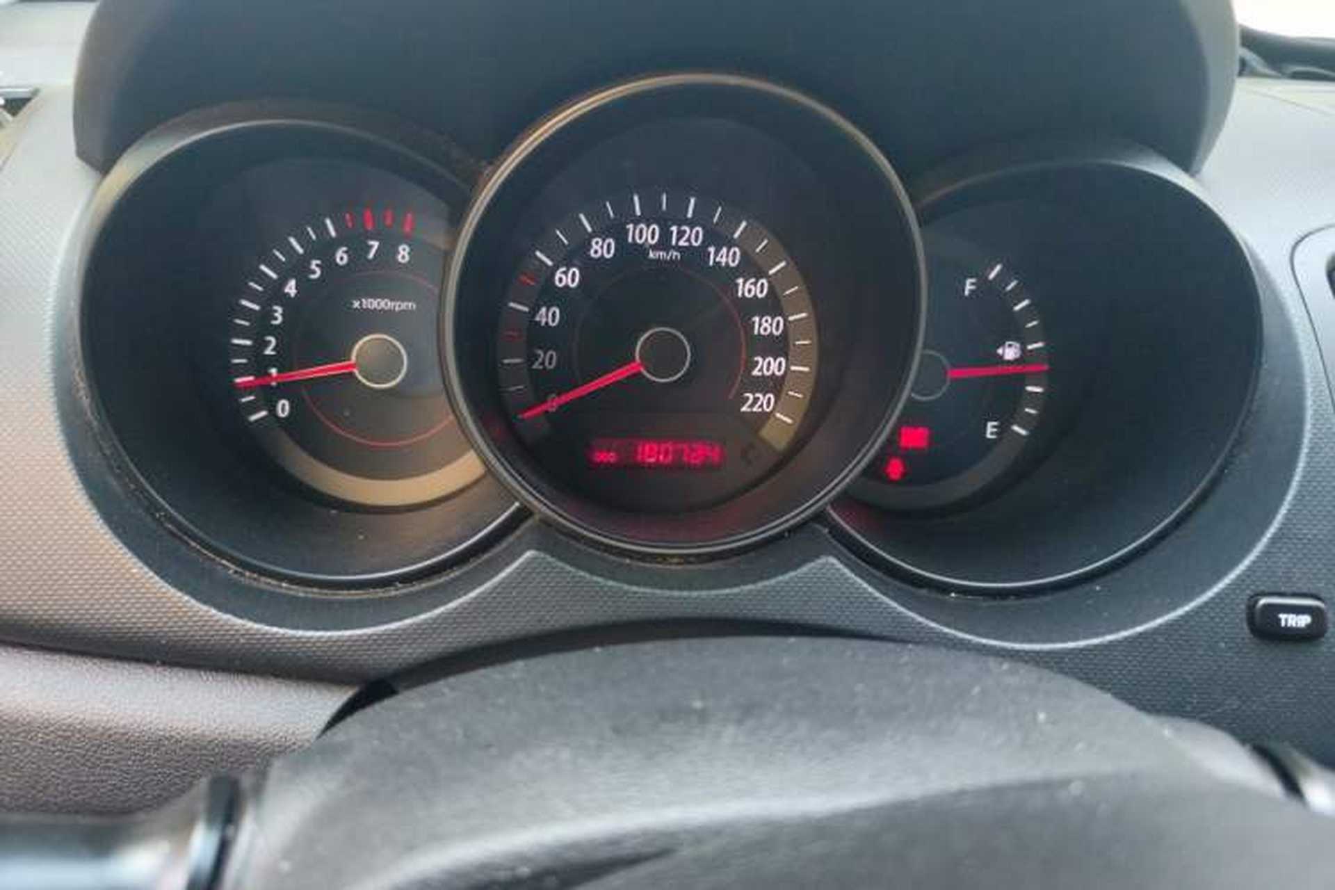 Used Kia Forte 2012 1.6L MT GL Commemorative Edition Odometer Close Up