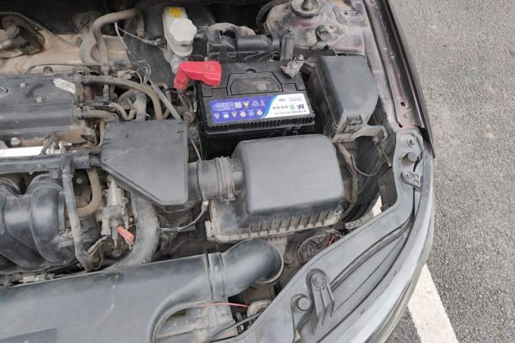 Used Kia Forte 2012 1.6L AT Premium Commemorative Edition Engine Bay Left