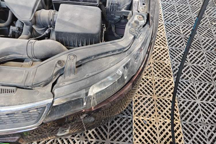 Used Kia Forte 2012 1.6L MT GLS Commemorative Edition Engine Bay Left