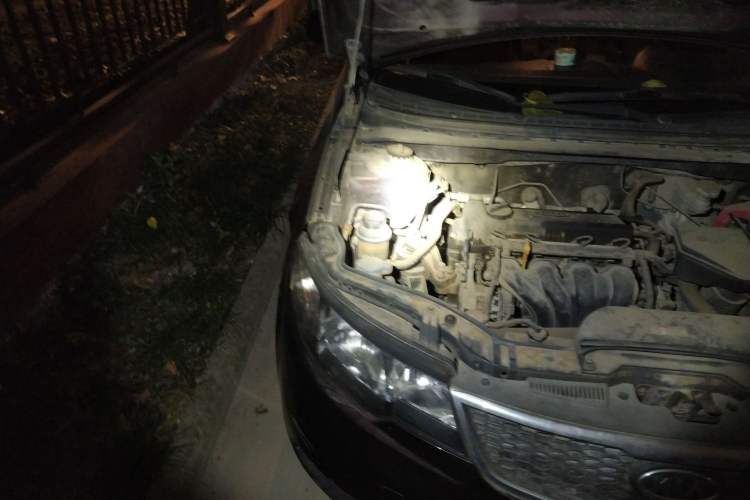 Used Kia Forte 2012 1.6L MT GL Commemorative Edition Engine Bay Right