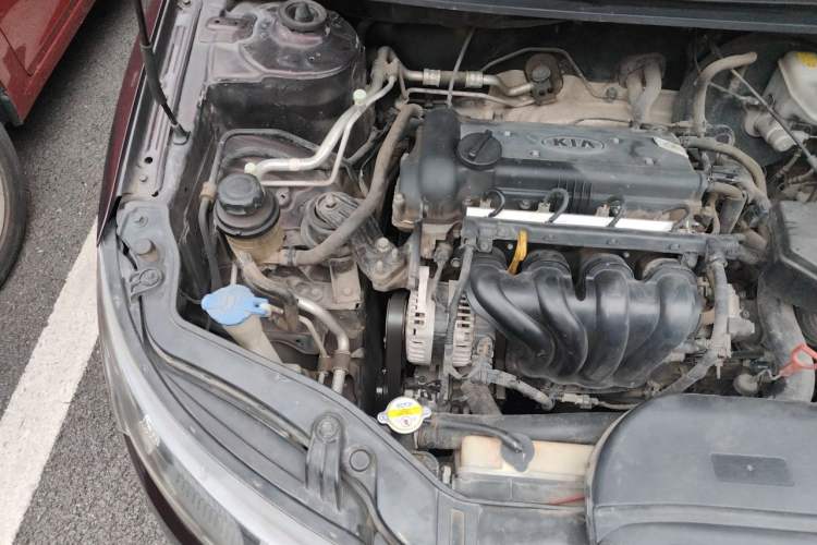 Used Kia Forte 2012 1.6L AT Premium Commemorative Edition Engine Bay Right