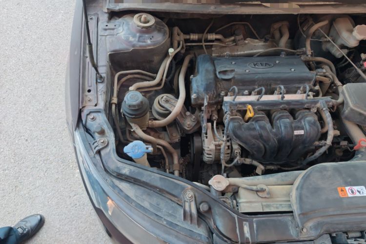 Used Kia Forte 2012 1.6L AT Premium Commemorative Edition Engine Bay Right