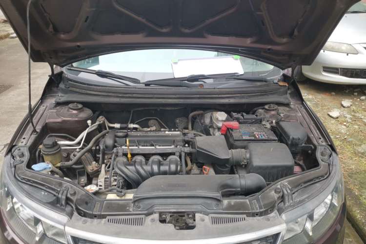 Used Kia Forte 2012 1.6L AT GL Commemorative Edition Engine Bay