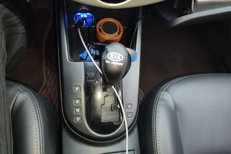 Used Kia Forte 2012 1.6L AT Premium Commemorative Edition Gear Lever