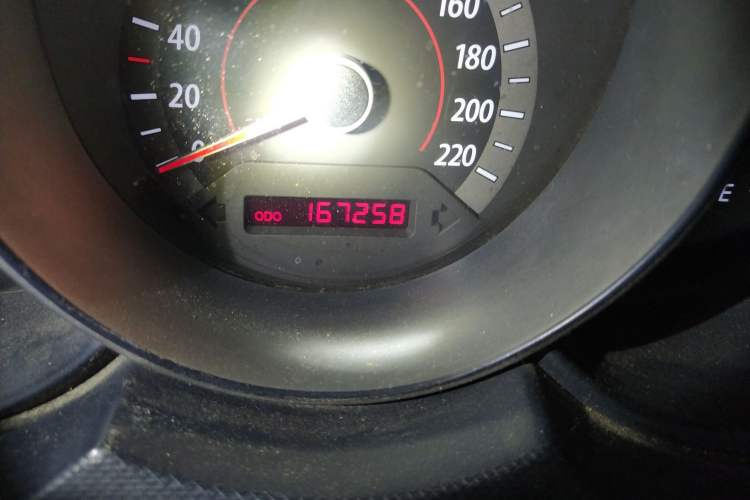 Used Kia Forte 2012 1.6L MT GL Commemorative Edition Odometer Close Up