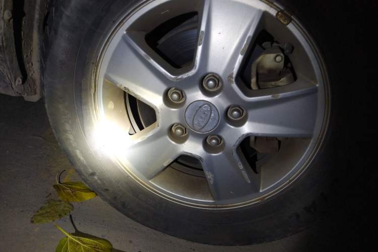 Used Kia Forte 2012 1.6L MT GL Commemorative Edition Right Front Wheel Hub