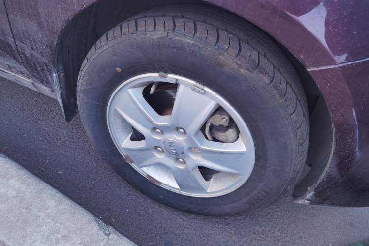 Used Kia Forte 2012 1.6L AT GL Commemorative Edition Right Front Wheel Hub